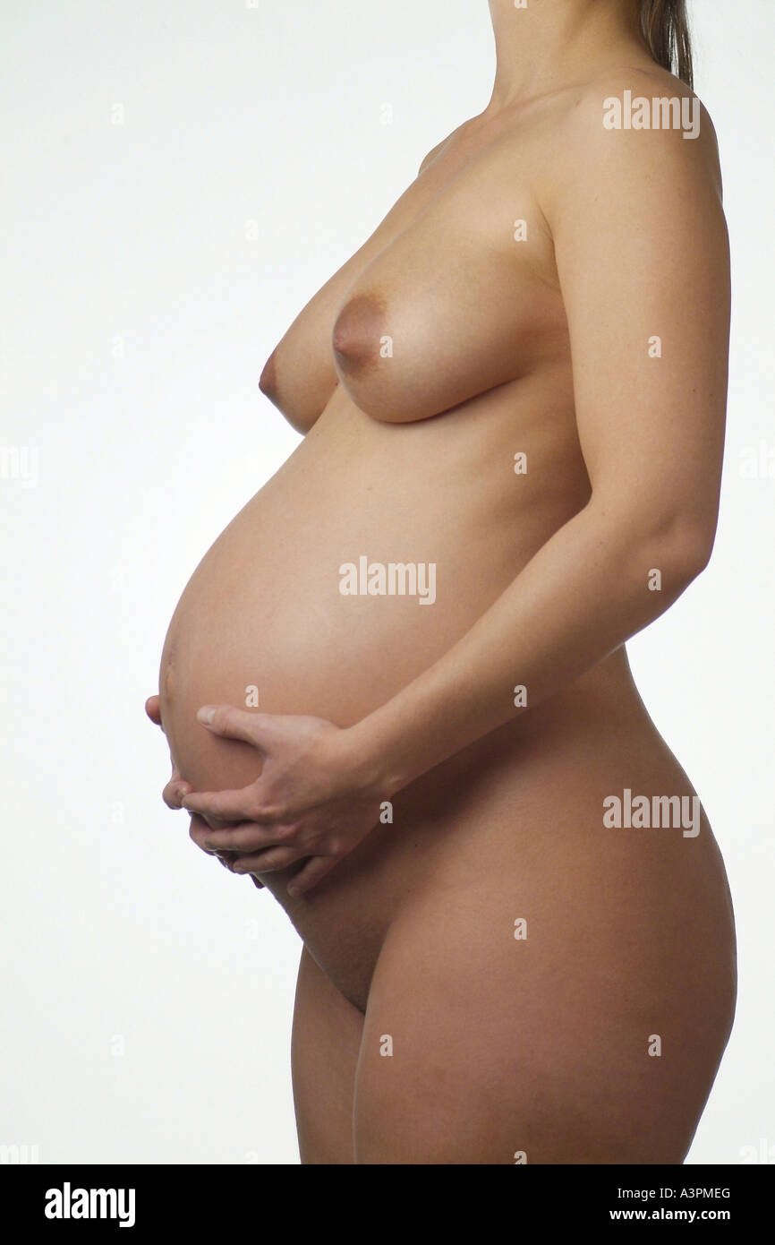 pregant naked 