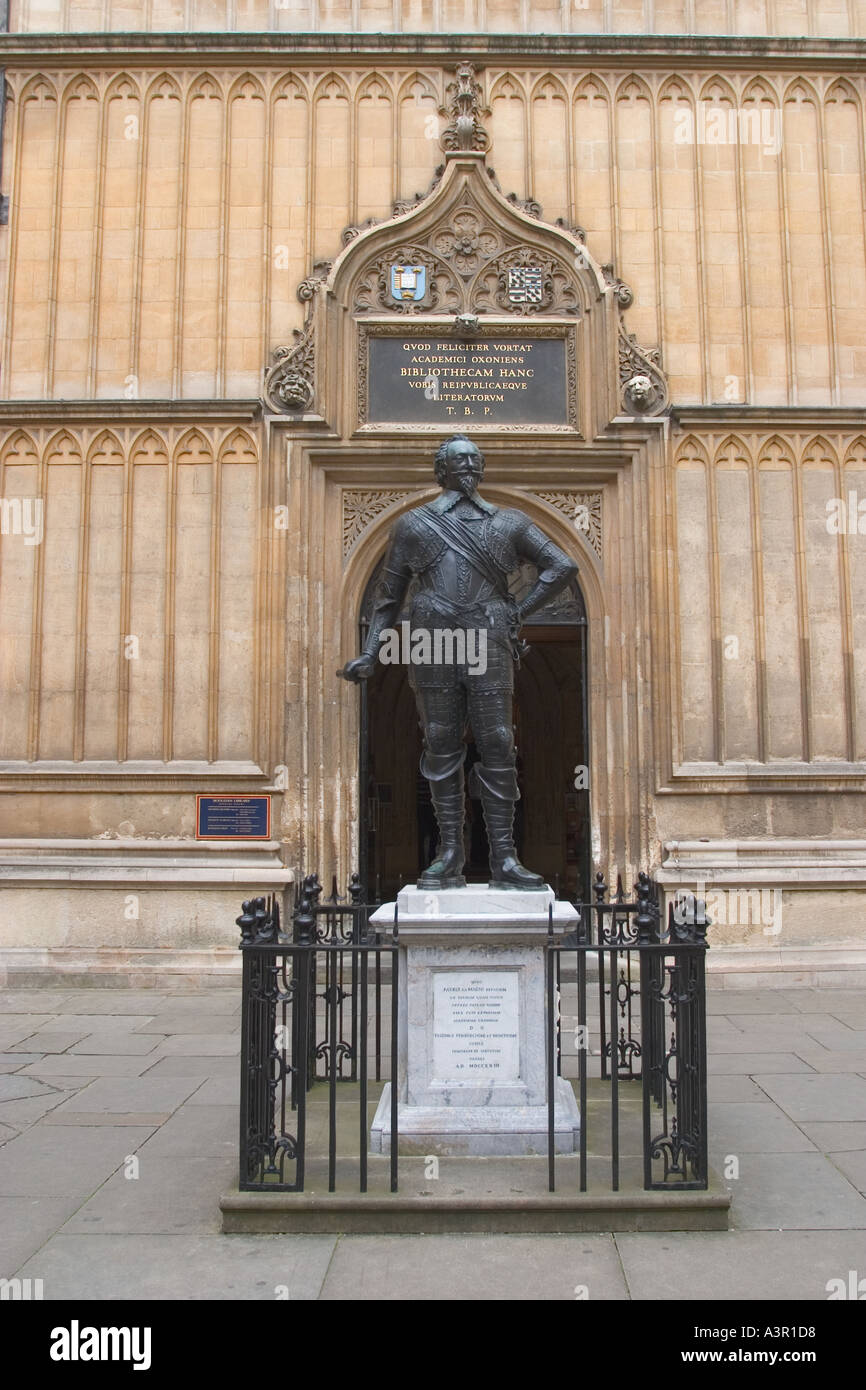 Earl of Pembroke statue outside Bodleian Library in Oxford England