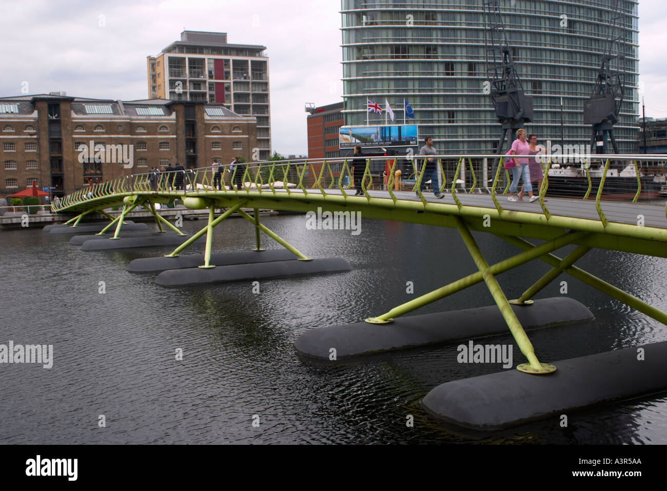 Floating Bridge joining Canary Wharf with West India Quay, Docklands