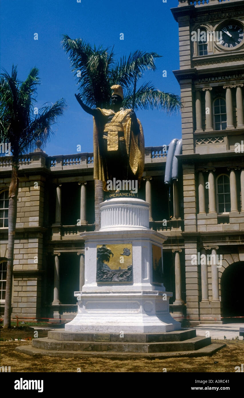 Statue of King Kamehameha I king of Hawaiin Islands Stock Photo - Alamy