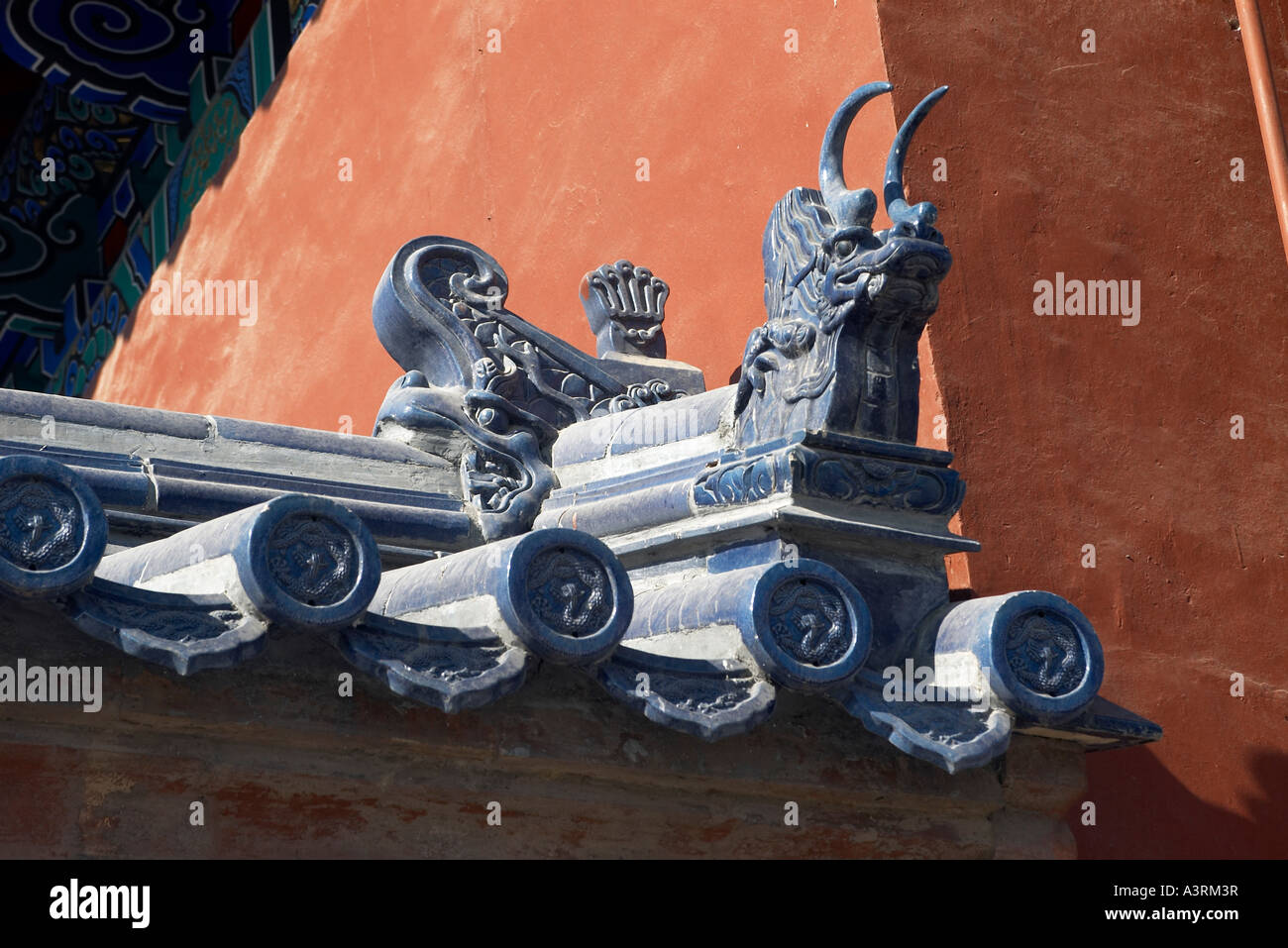 Decorative ridge tile hi-res stock photography and images - Alamy