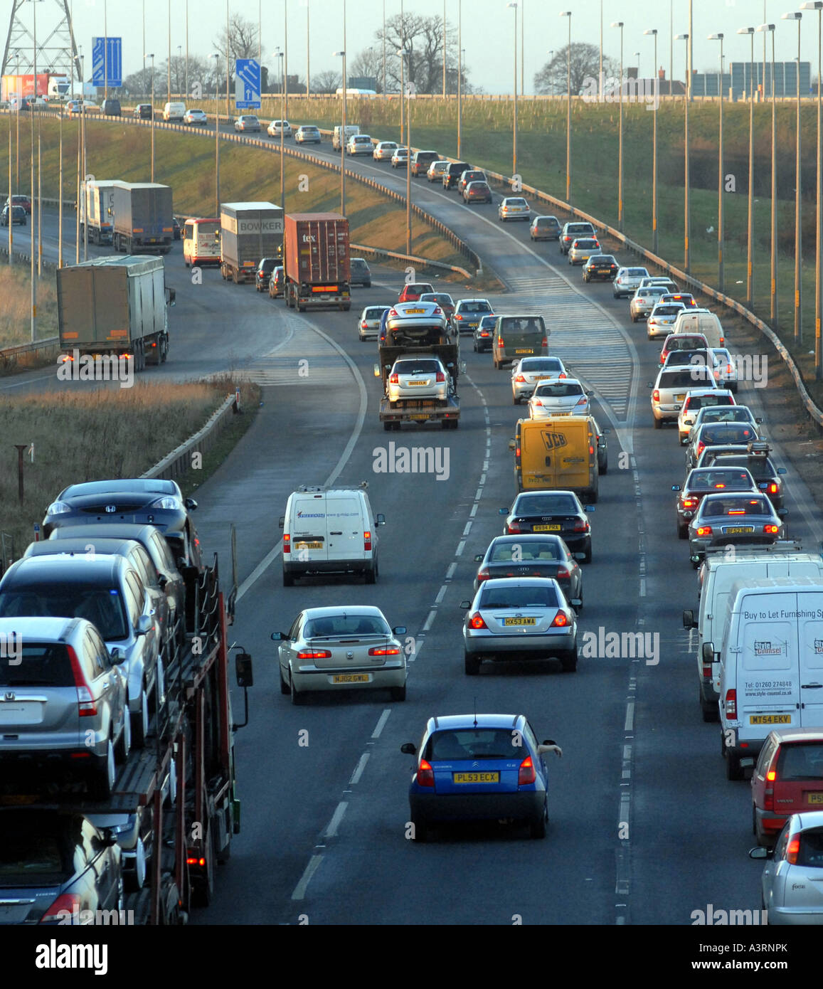BUSY TRAFFIC ON M6 MOTORWAY IN STAFFORDSHIRE,ENGLAND.UK Stock Photo