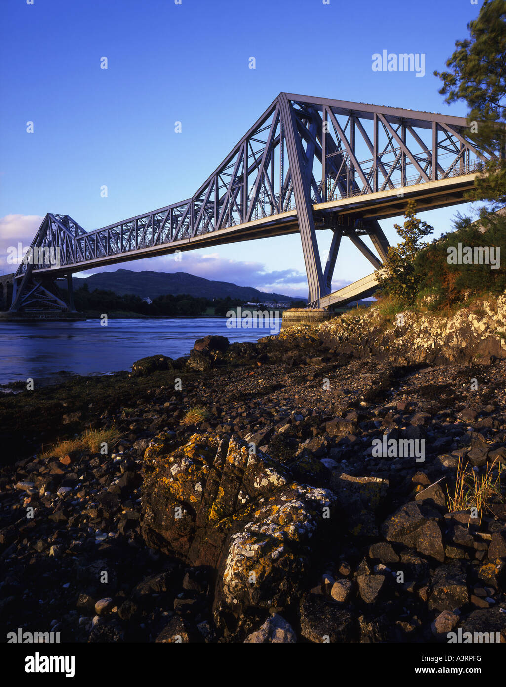 Falls lora connel bridge loch etive oban scotland scotland hi-res stock ...