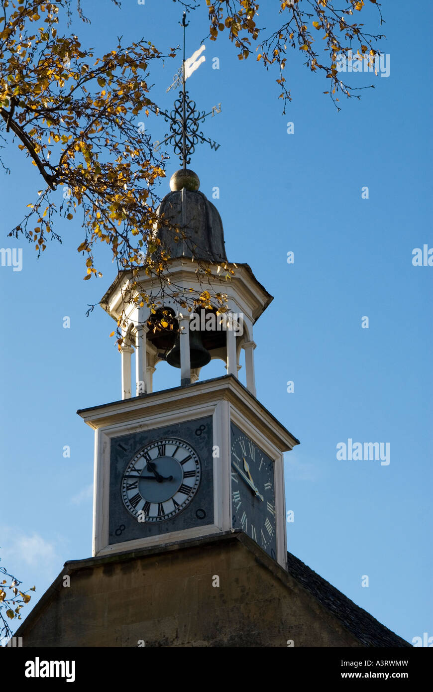 Town hall and clock hi-res stock photography and images - Alamy