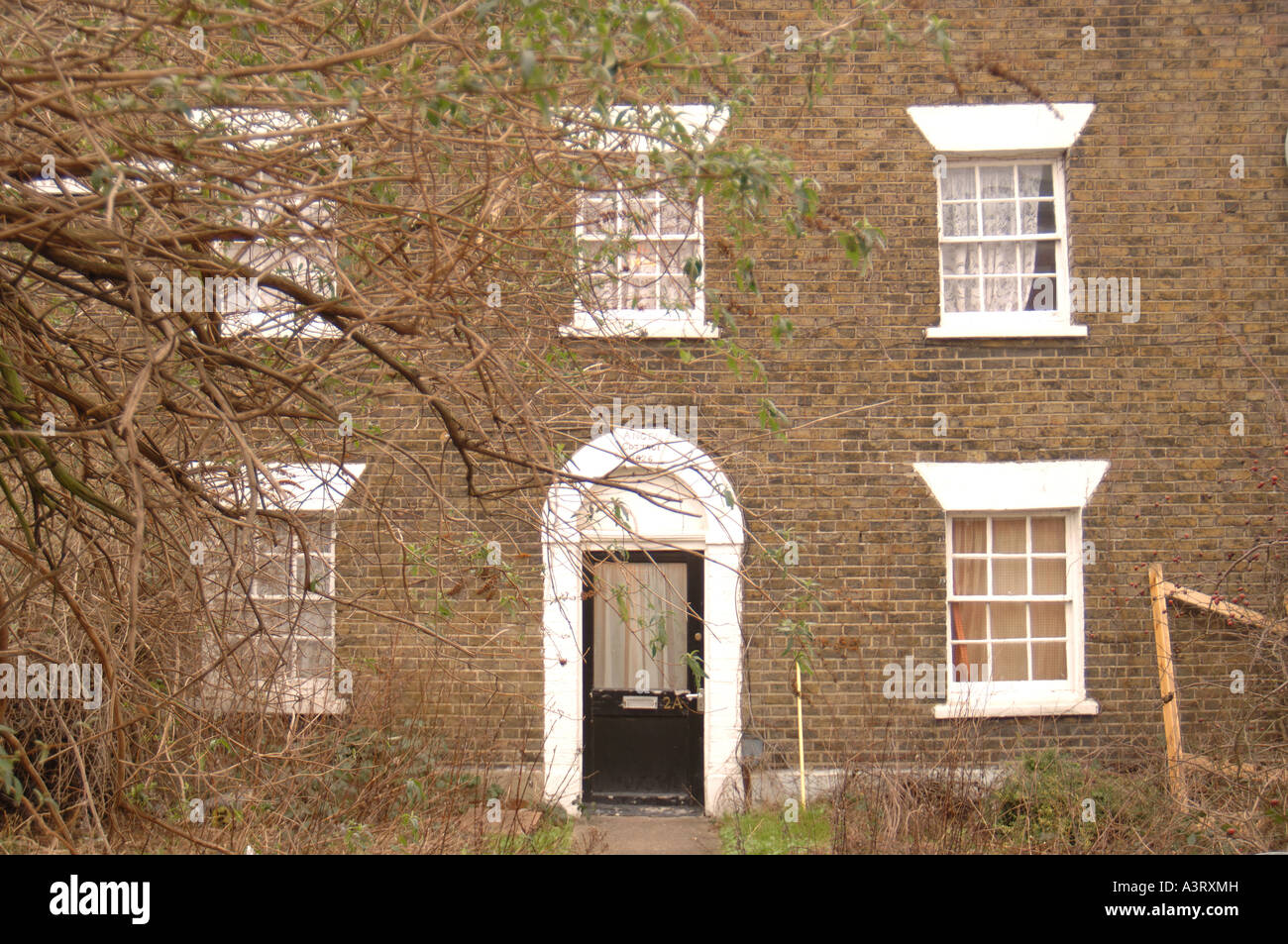 Angel Cottage, Windmill Lane, Newham before demolition Stock Photo Alamy