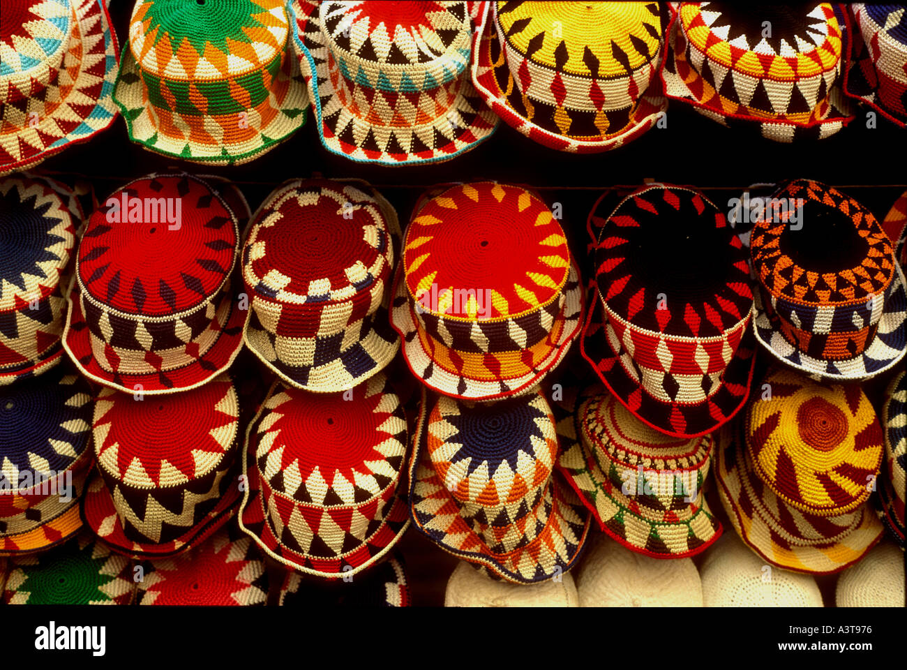 Shopping in luxor egypt hi-res stock photography and images - Alamy