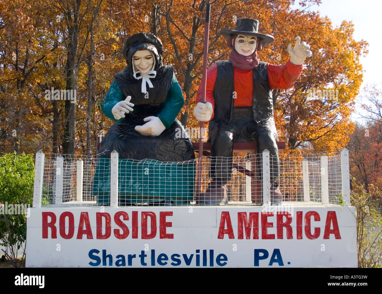 Amish couple at Roadside America in Shartlesville Pennsylvania Stock Photo