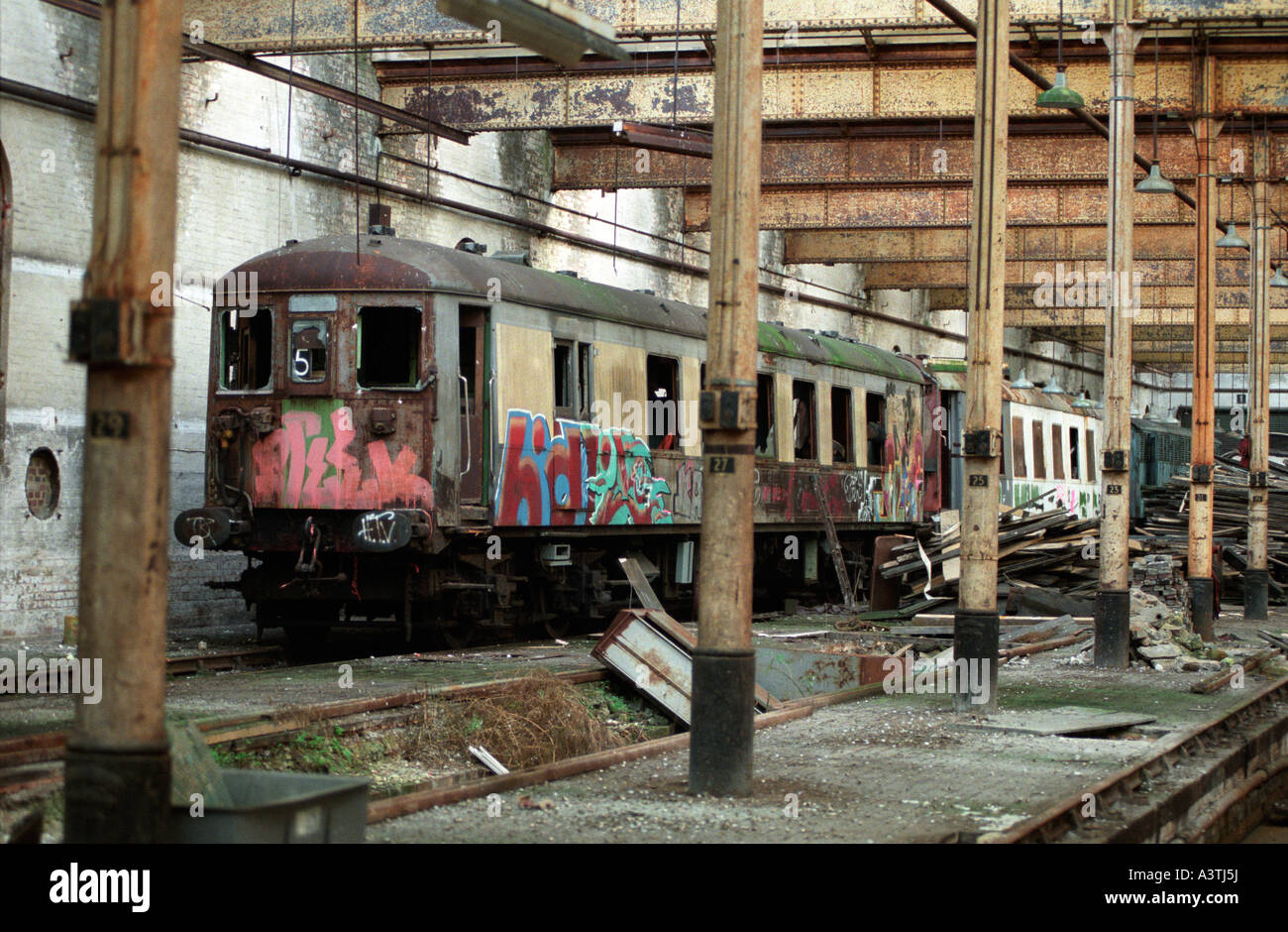 Decaying Brighton Belle Pullman cars in the Brighton