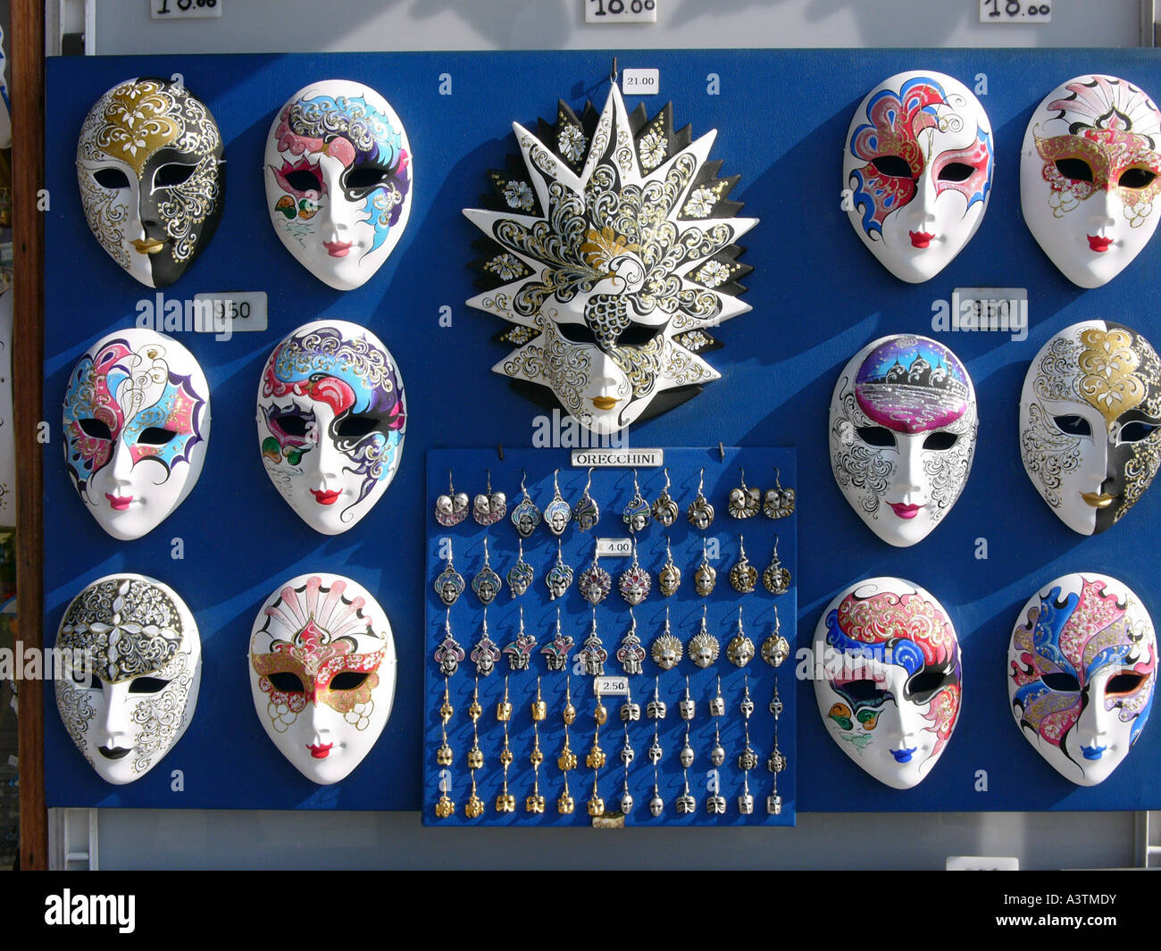 Artistic masks venice hi-res stock photography and images - Alamy