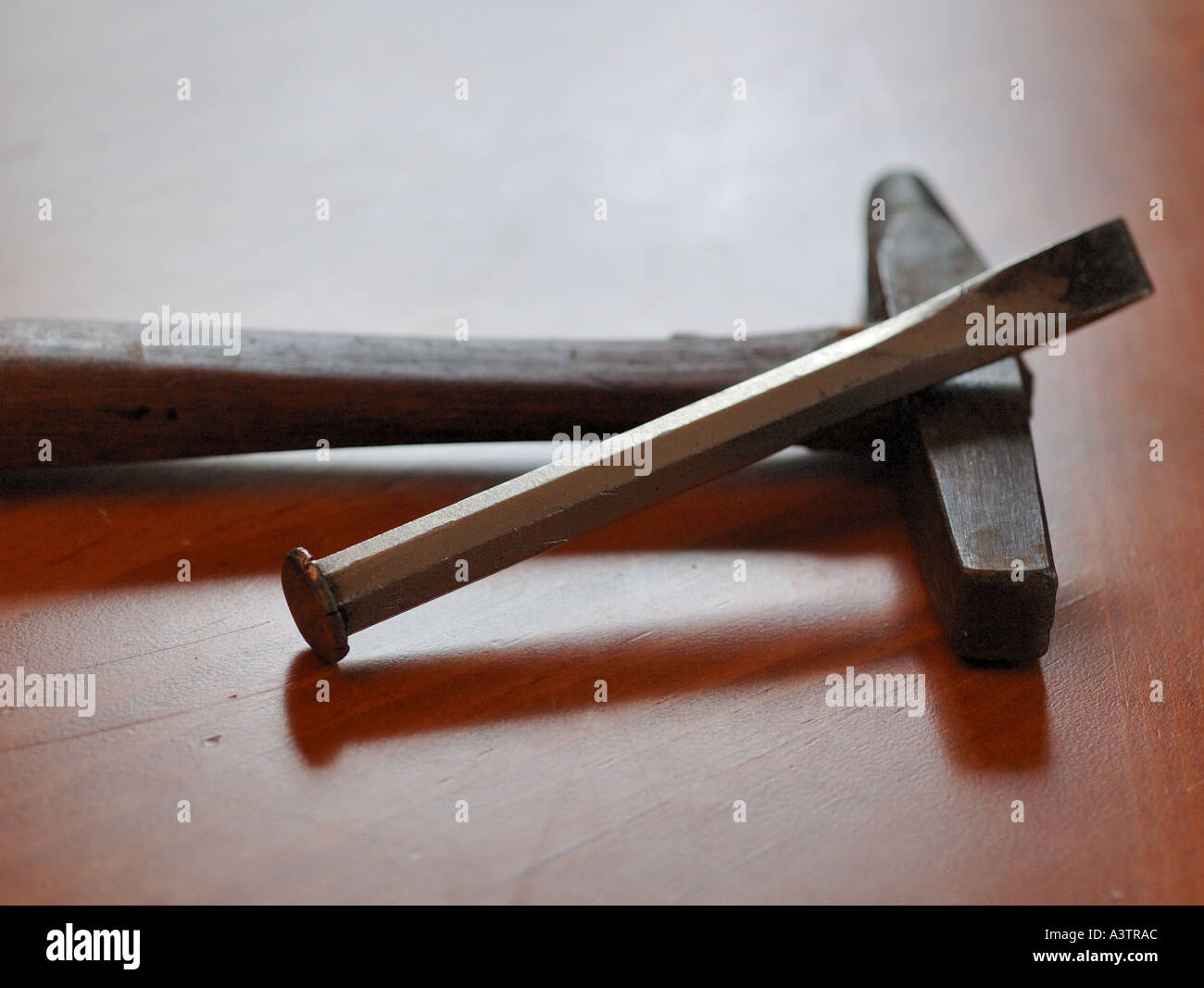 Hammer and chisel hires stock photography and images Alamy