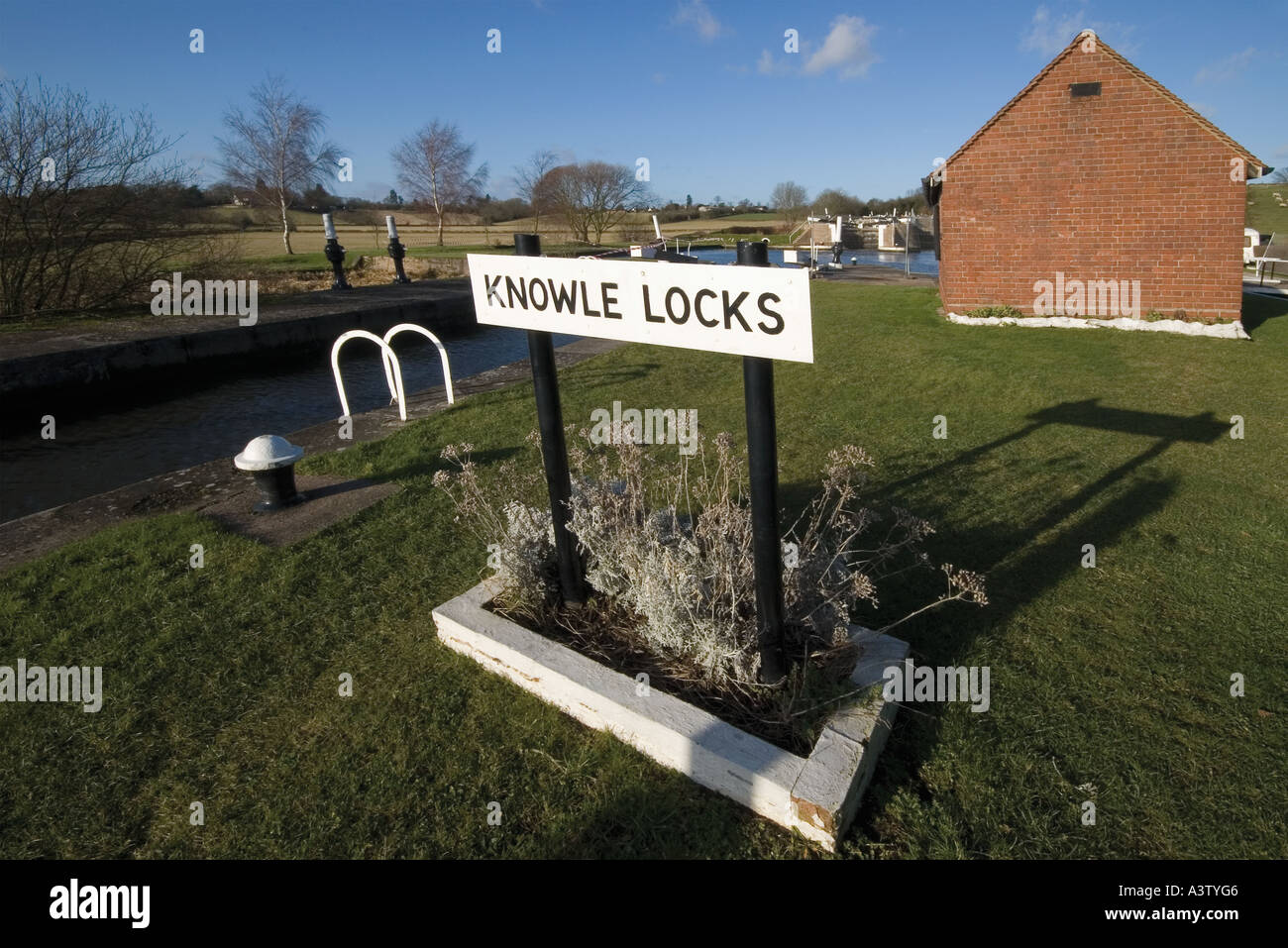 views fron the towpath footpath of the grand union canal knowle flight ...