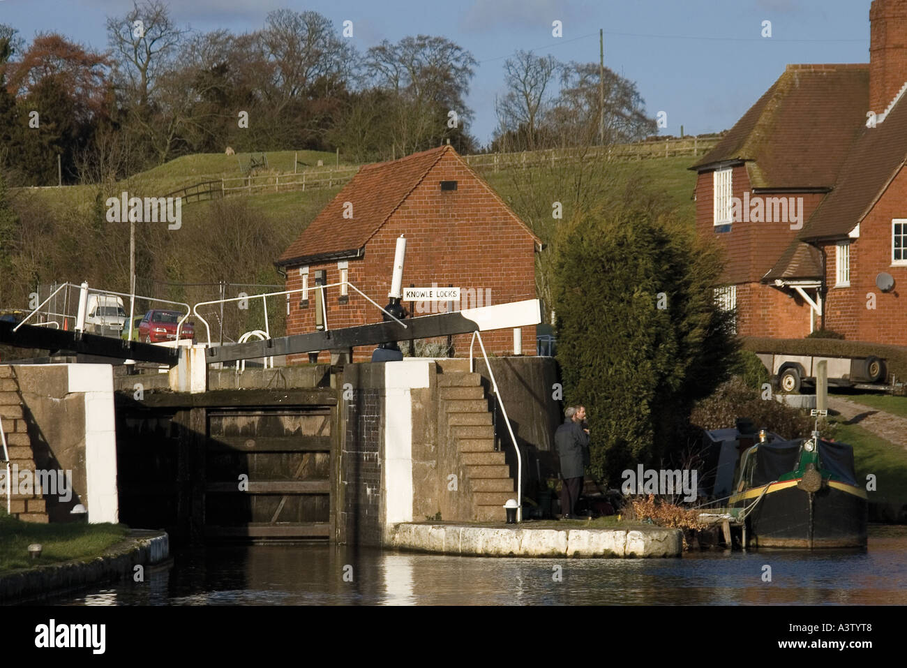 views fron the towpath footpath of the grand union canal knowle flight ...