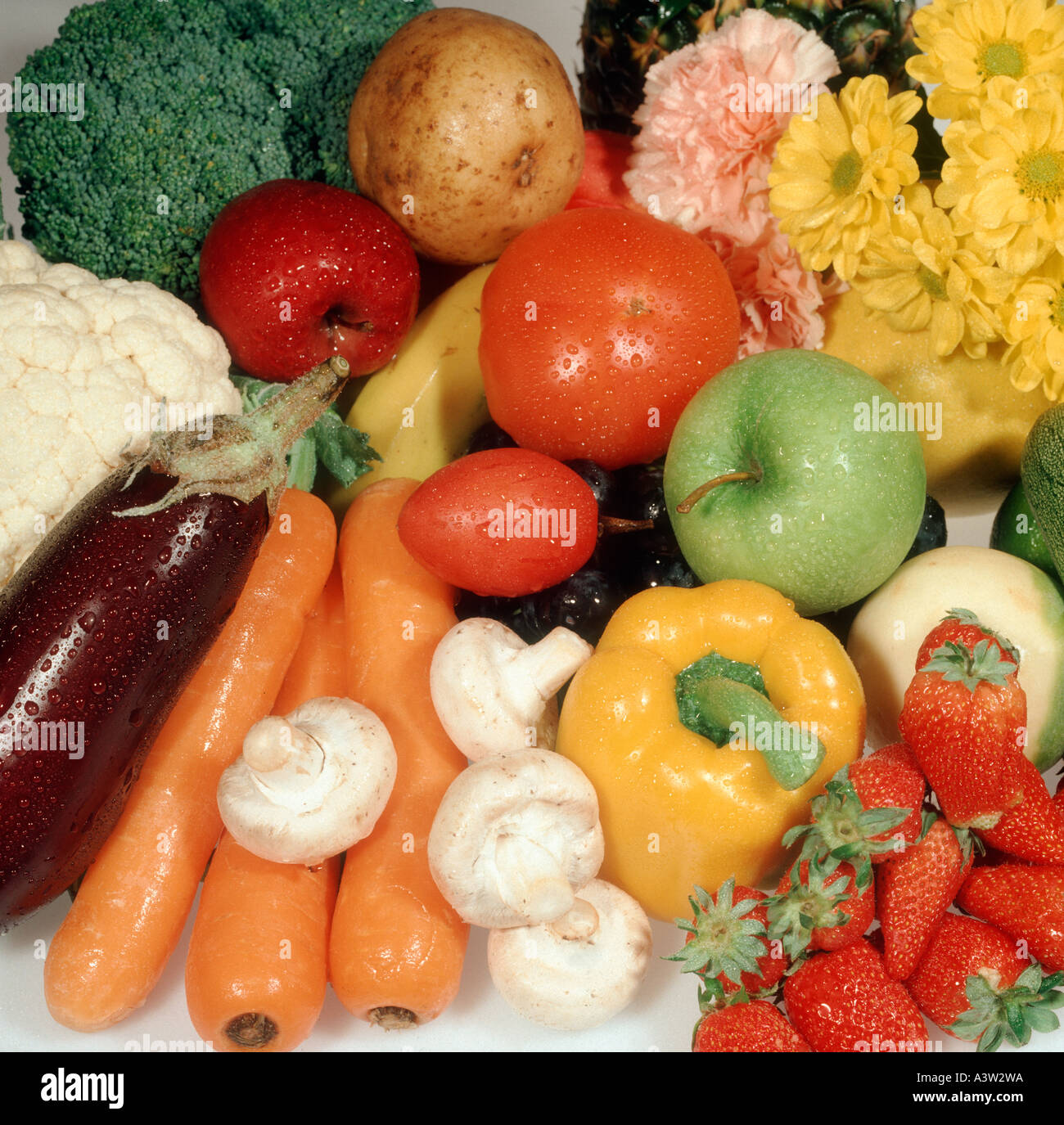 Aubergine flowers hires stock photography and images Alamy