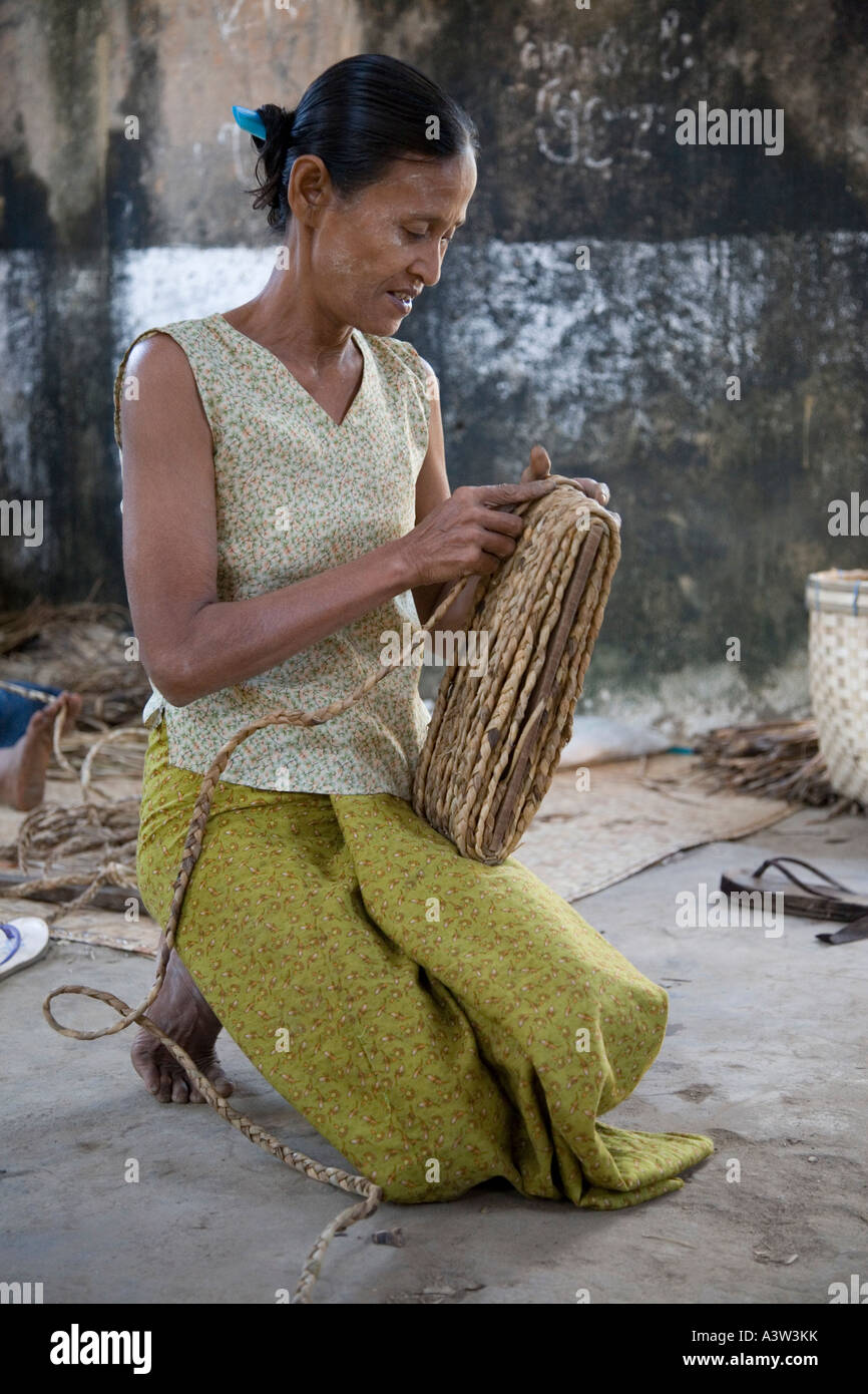Rope making factory hi-res stock photography and images - Alamy