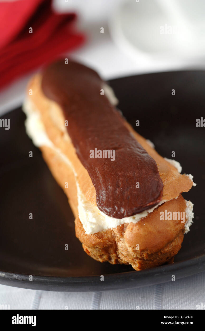 Chocolate eclair hi-res stock photography and images - Alamy