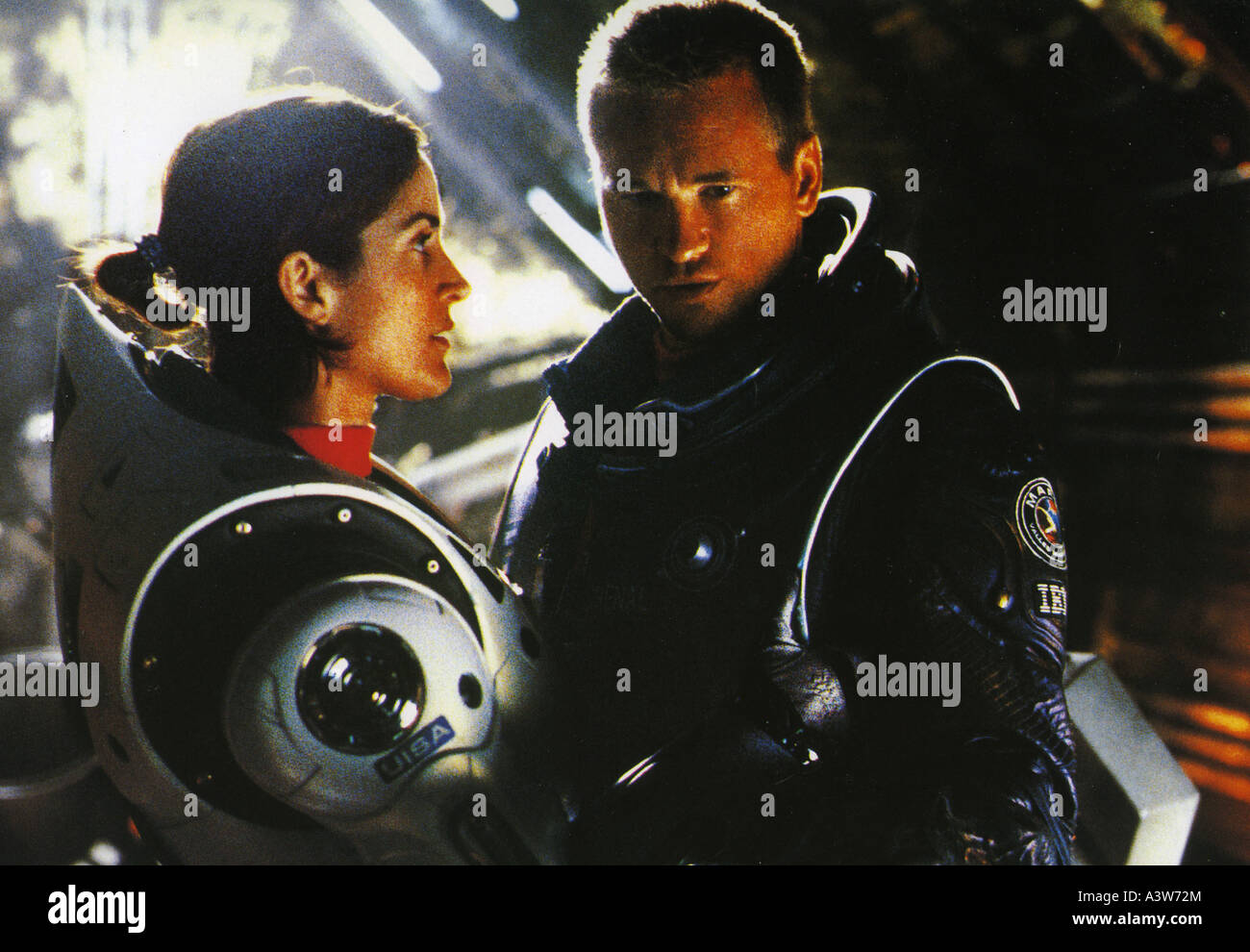 RED PLANET 2000 Warner film with Val Kilmer and Carrie-Anne Moss Stock Photo