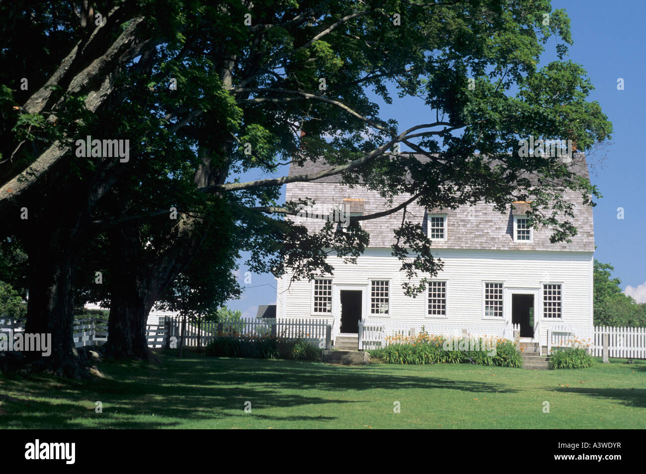 MEETING HOUSE (CIRCA 1792) IN THE CANTERBURY SHAKER VILLAGE, CENTRAL NEW HAMPSHIRE. SUMMER. JULY. Stock Photo