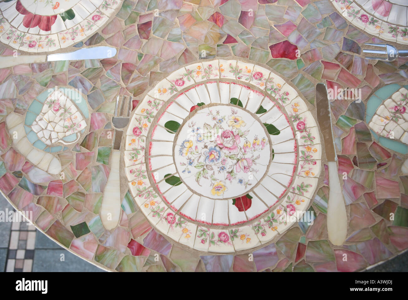 Glass mosaic tile hi-res stock photography and images - Alamy