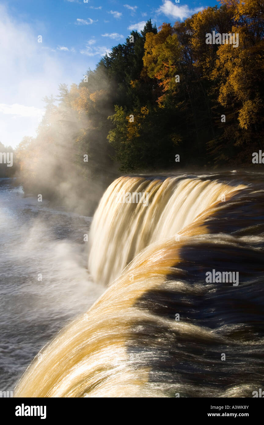 Upper Tahquamenon Falls with fall color in Tahquamenon Falls State Park