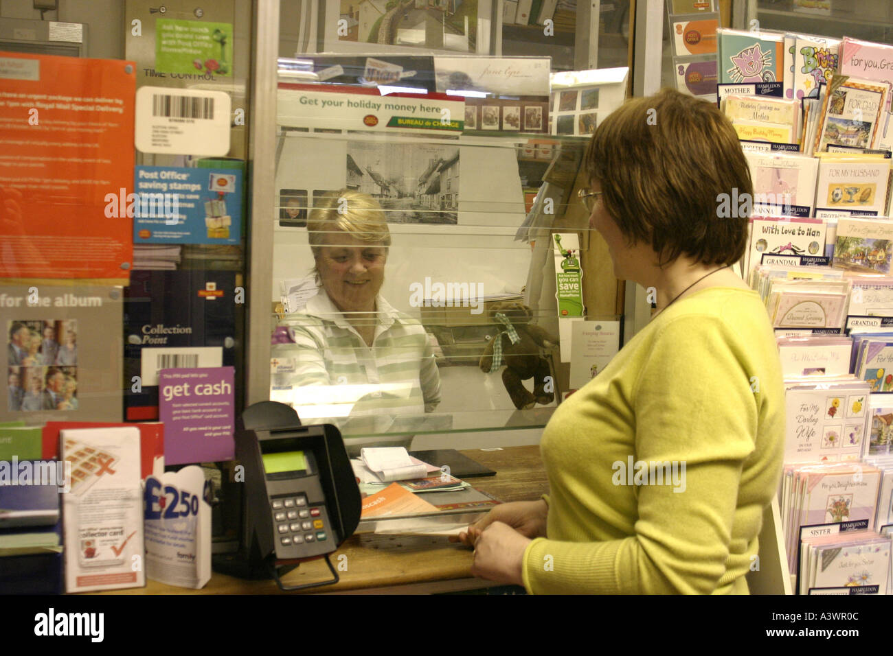 the post office elstow bedfordshire uk 2005 Stock Photo Alamy