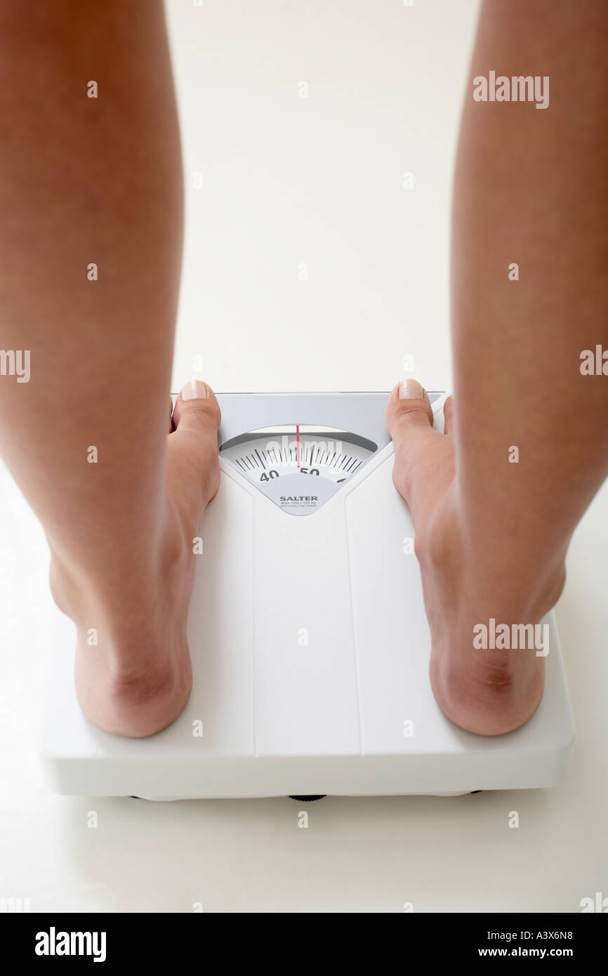 Female Feet On A Scale High Resolution Stock Photography And Images Alamy