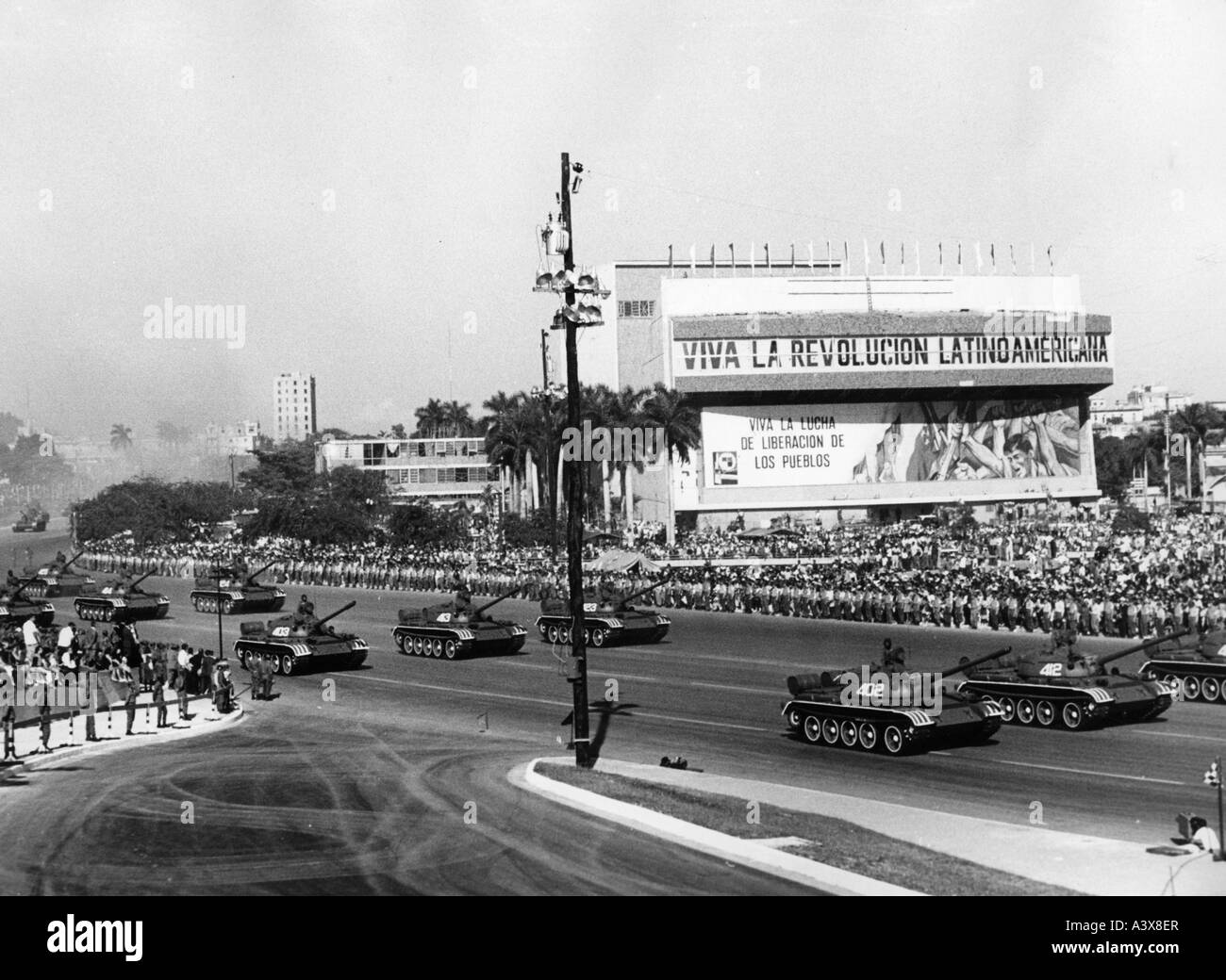 geography/travel, Cuba, military, parade on national holiday, Havanna, 2.1.1967, soviet tanks T-55, Central America, historic, historical, 20th century, politics, T55, T 55, CEAM, people, 1960s, Stock Photo