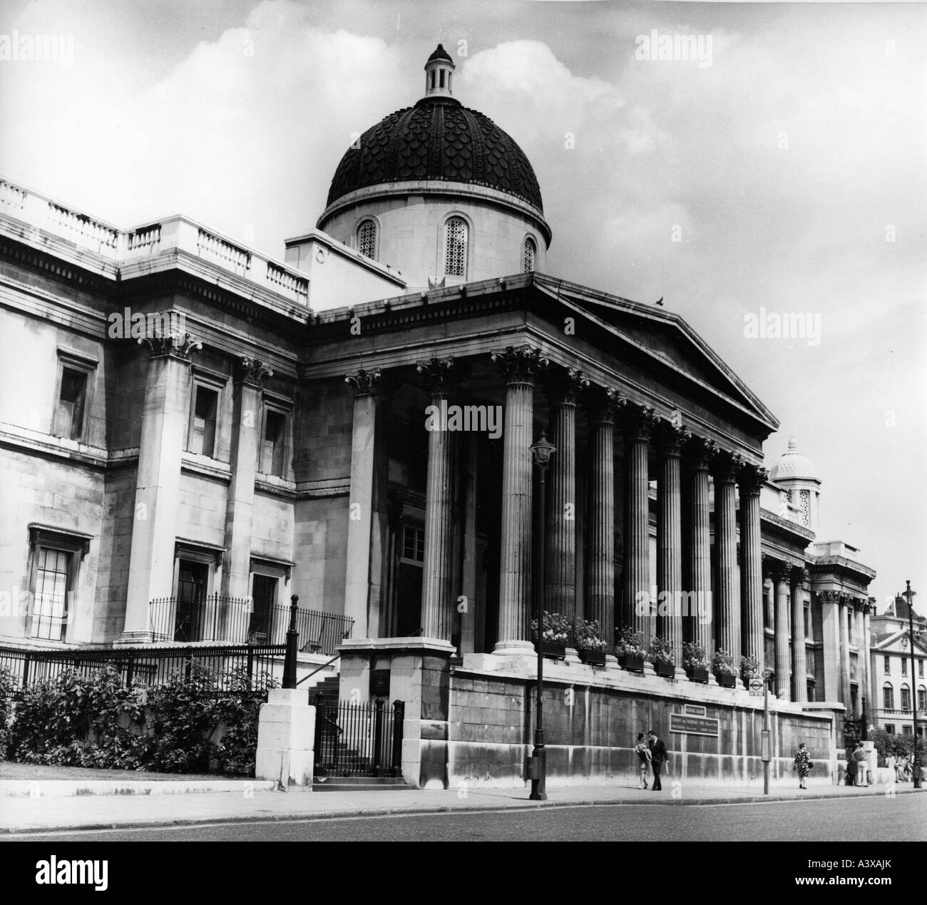 geography / travel, Great Britain, London, museums, National Gallery, exterior view, 1950s, Stock Photo