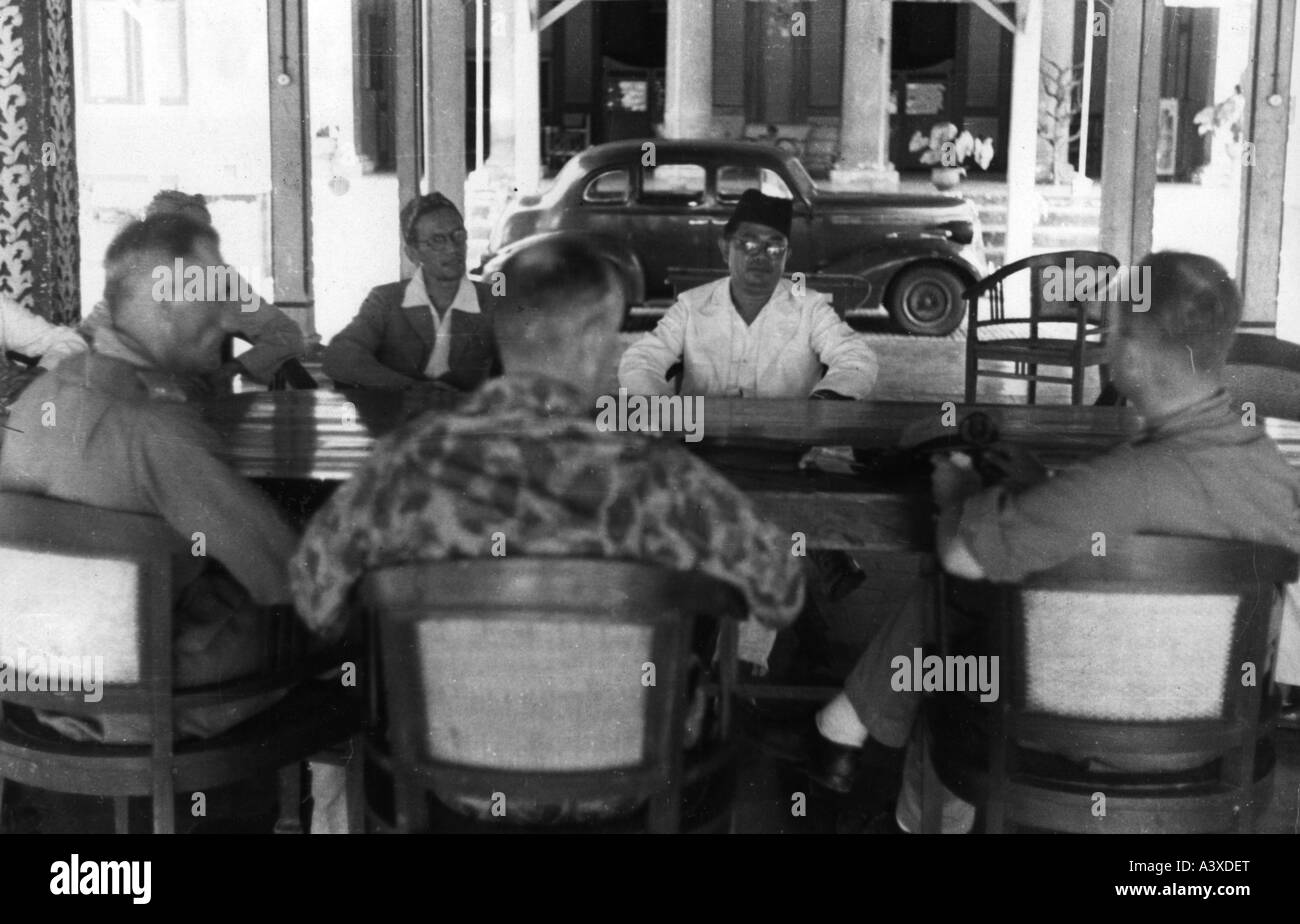 geography/travel, Indonesia, War of Independence 1947 - 1949, discussion between Dutch and Indonesian authorities, Krawang, Java, 1947, occupation, Dutch East Indies, colonialism, military, Netherlands, Asia, 20th century, historic, historical, people, 1940s, Stock Photo