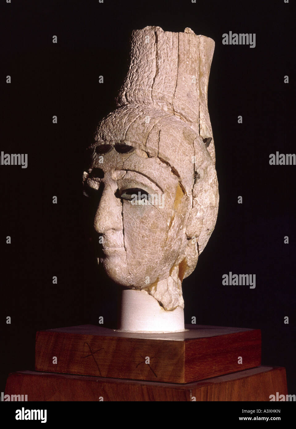 fine arts, Ugarit (Ras Shamra), sculpture, head of man from royal palace, 13th century B.C., ivory, gold incrustation, national Stock Photo