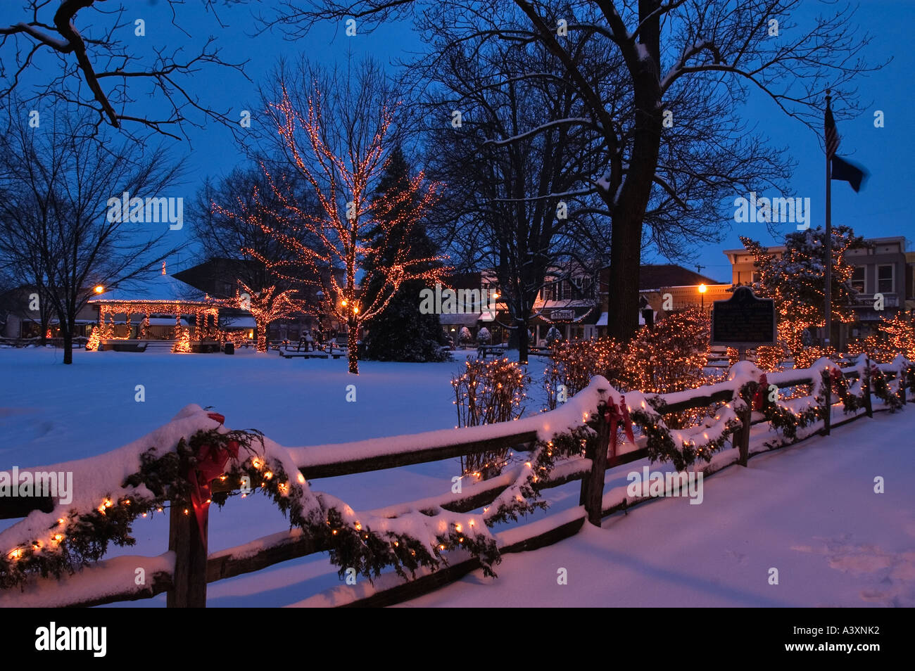Midwestern Town Square Lit Up For Christmas Corydon Indiana Stock Photo -  Alamy