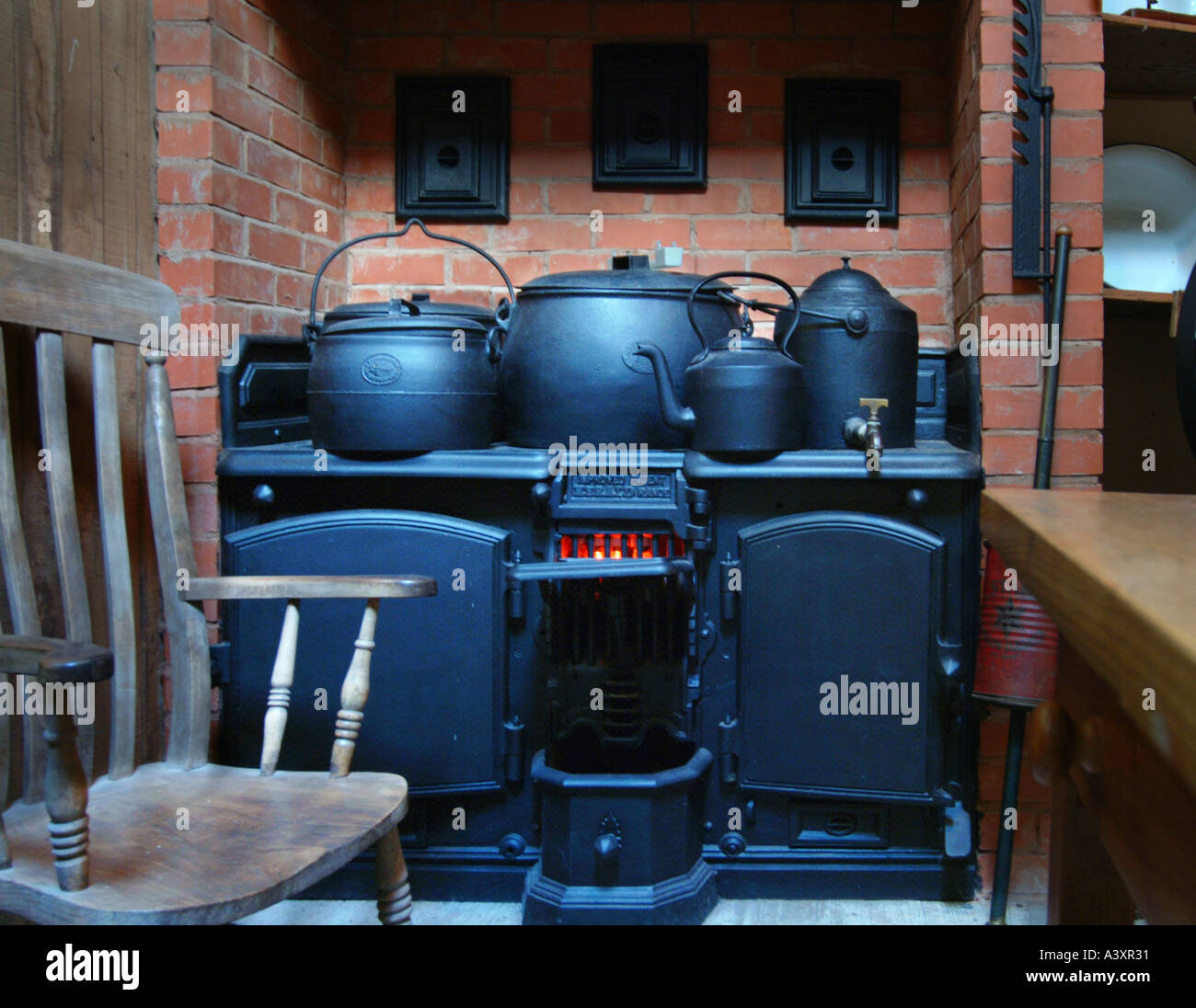 Cast iron cooking range hires stock photography and images Alamy