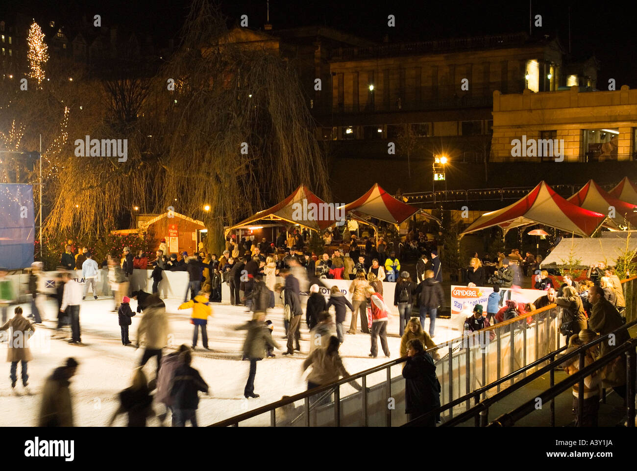 dh Princes Street Gardens PRINCES ST GARDENS EDINBURGH Winter