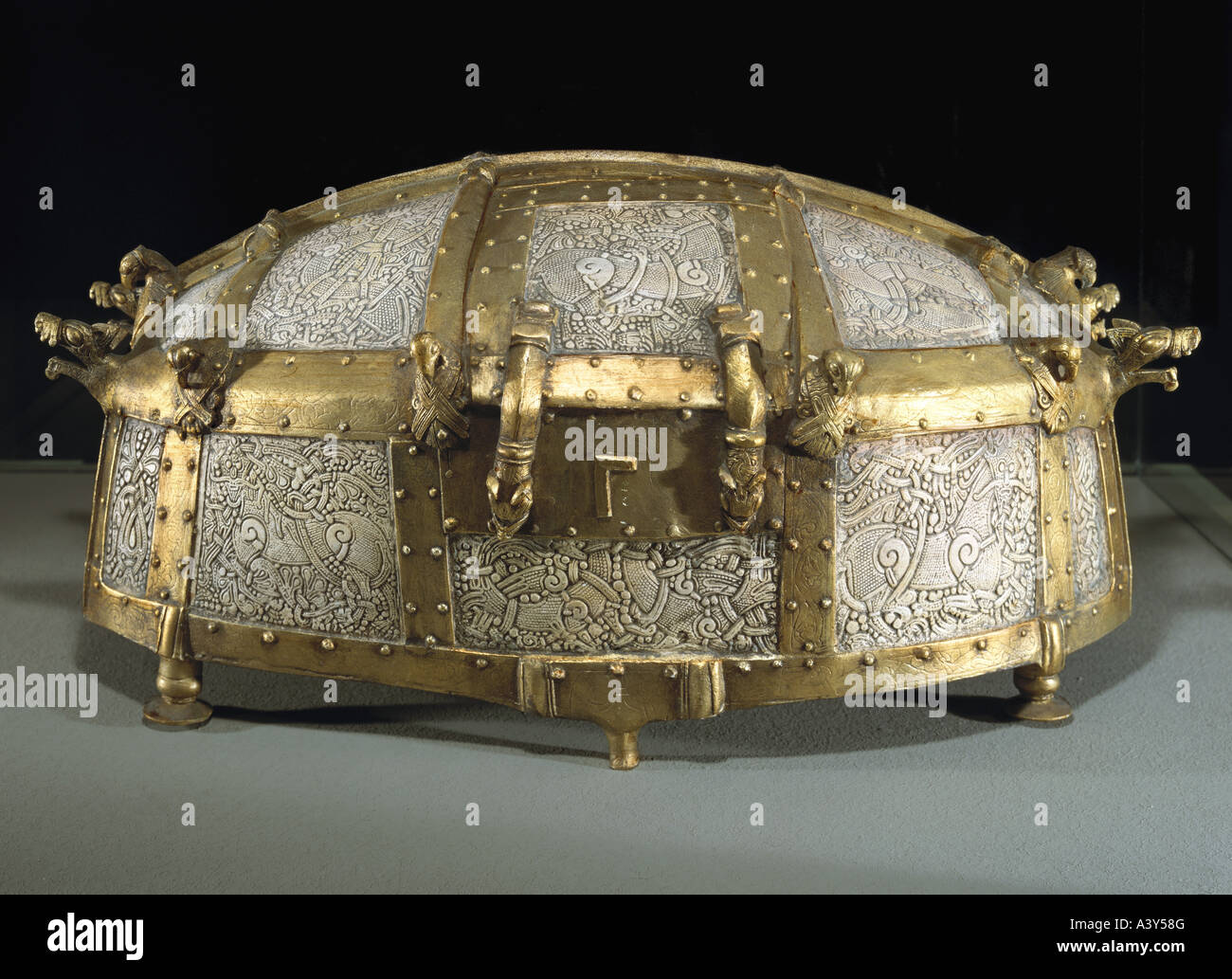 fine arts, nordic arts, Cordula shrine, early 11th century, wood, moose antlers plates, bronze gilded, Helms museum, Hamburg, hi Stock Photo