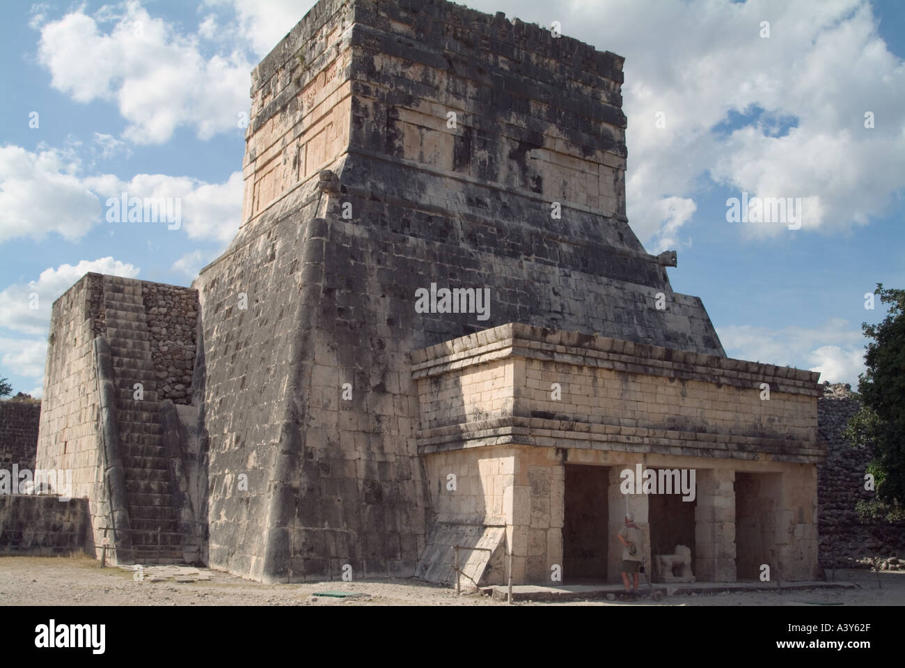 Temple Of The Jaguars Chichen Itza Mexico Stock Photo Alamy