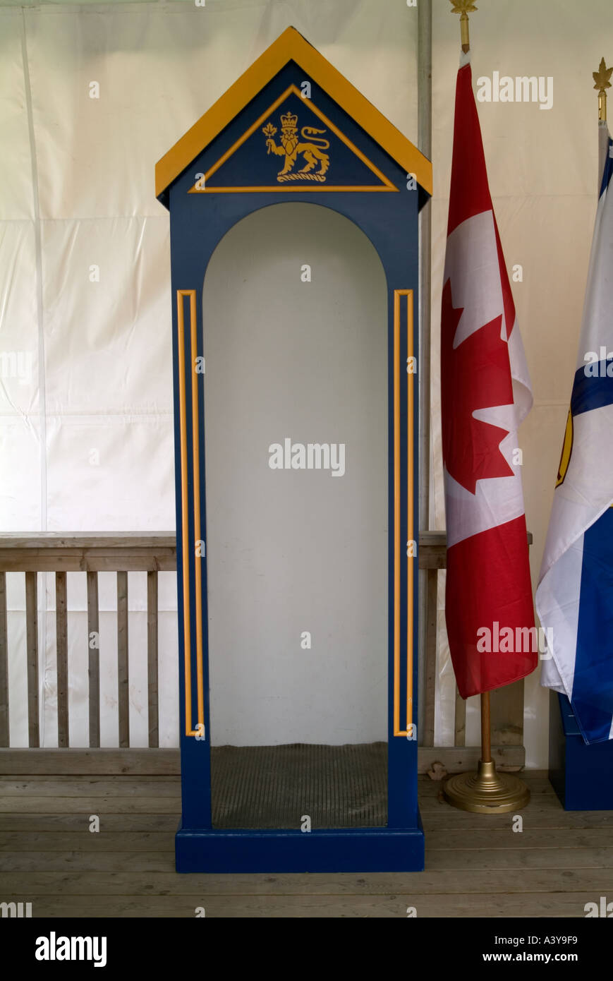 Royal Guard Booth Flag Of Canada Entrance Rideau Hall Governor General Of Canada Ottawa Canada North America Stock Photo Alamy