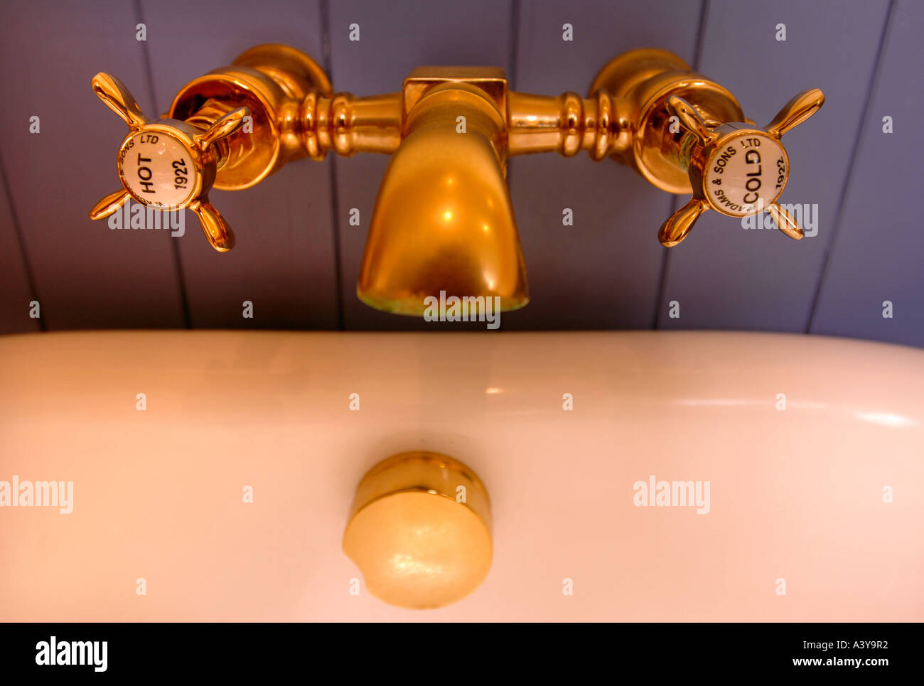 Gold bathroom fittings hires stock photography and images Alamy