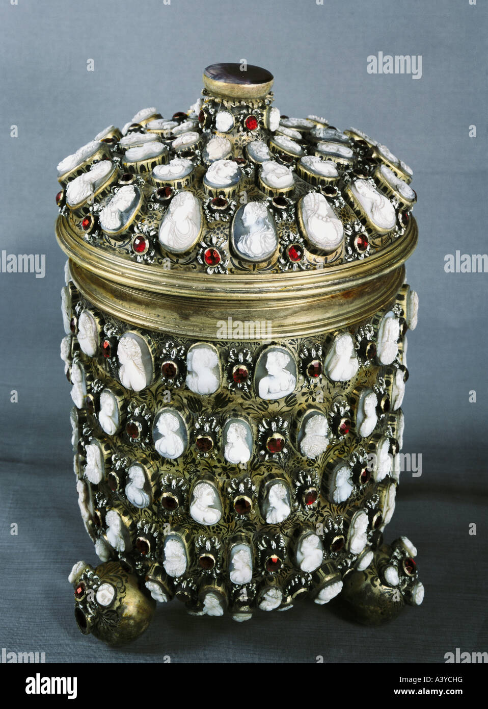 fine arts, centre piece, container, first half 17th century, gilded silver, ruby, cameos, Swedish treasure chamber, castle, Stoc Stock Photo