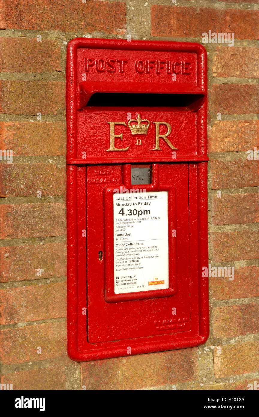 TRADITIONAL ENGLISH RED ROYAL MAIL POST OFFICE LETTER BOX SET IN BRICK