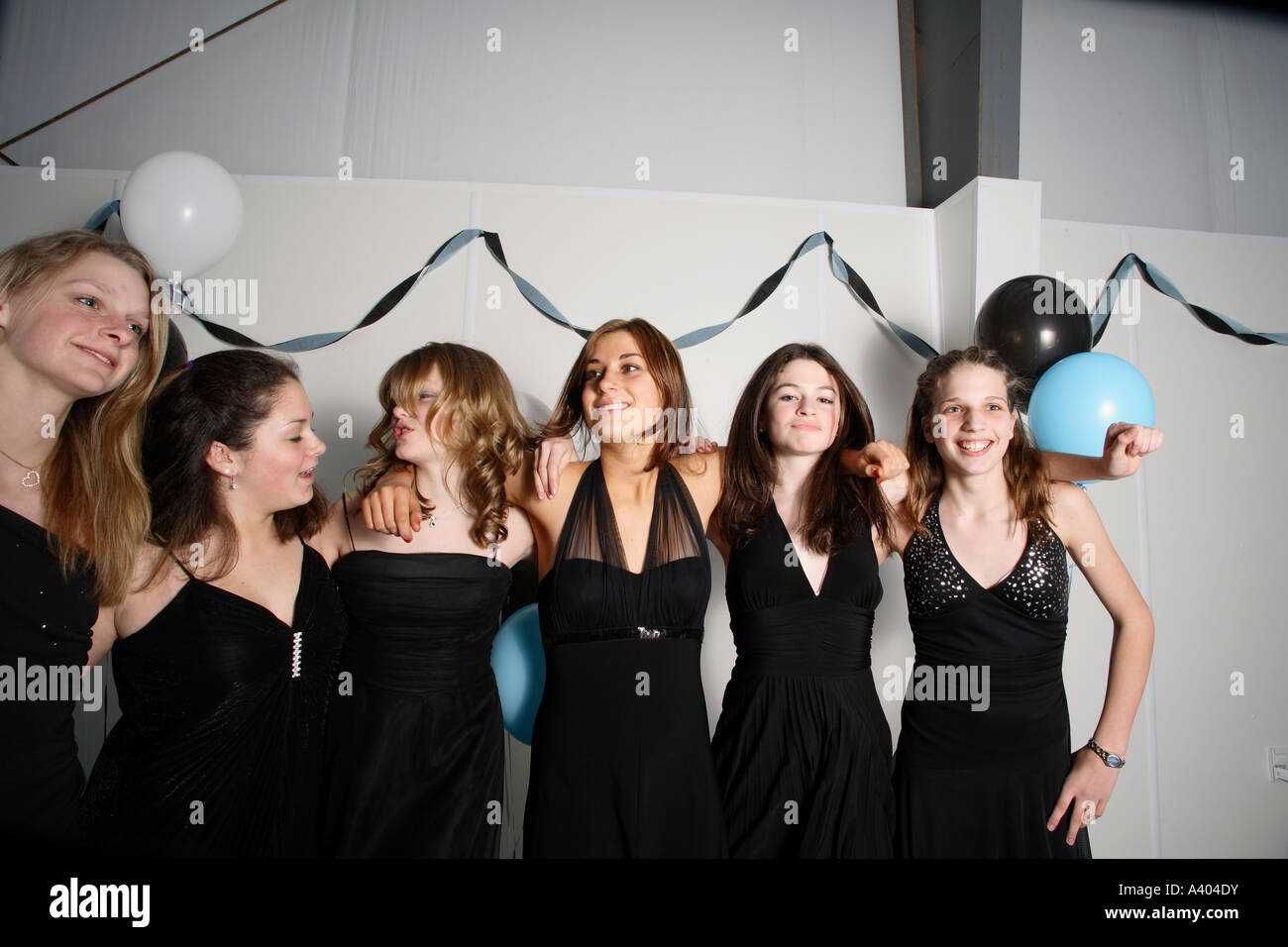 Girls arms around each other hi-res stock photography and images - Alamy