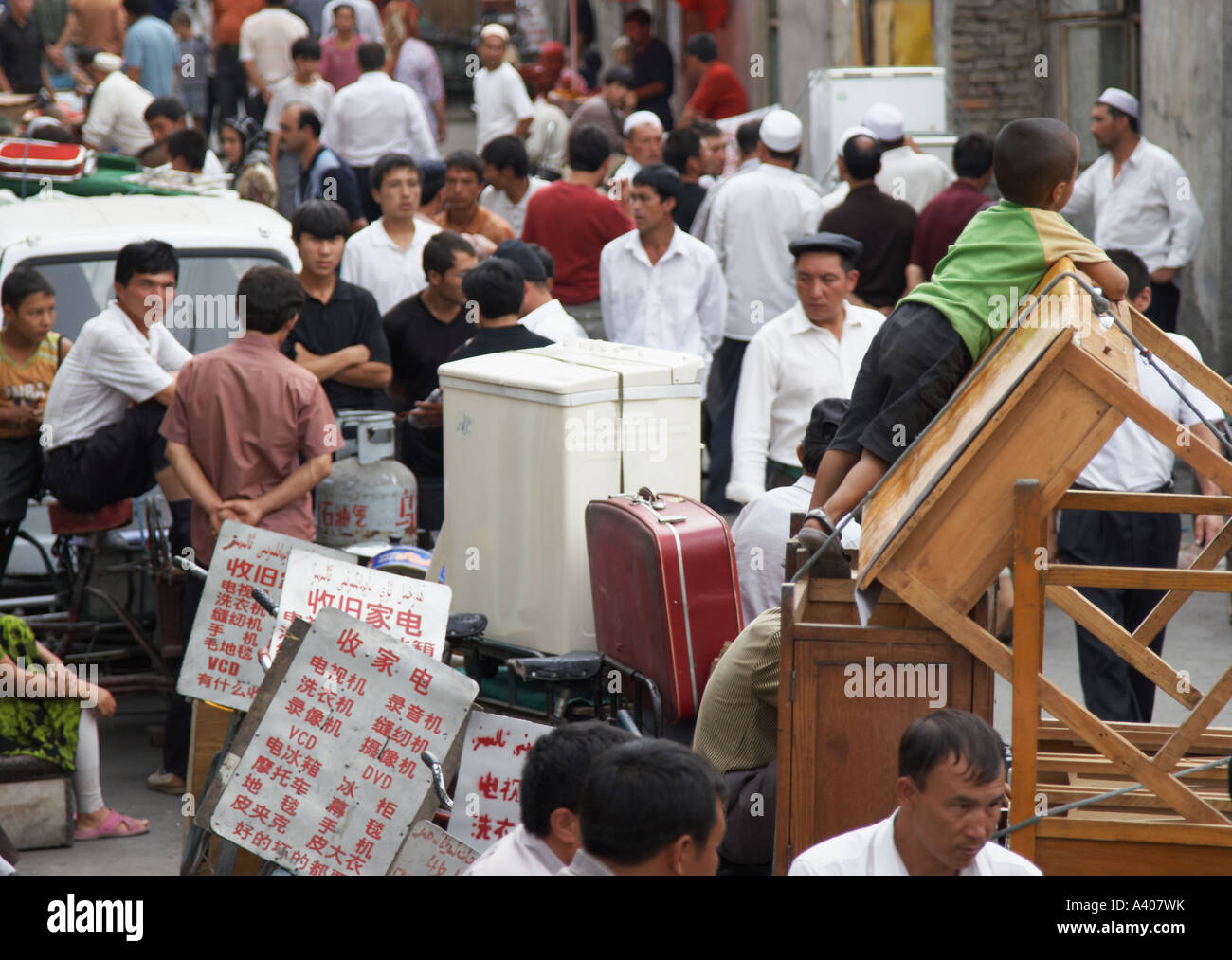 Urumqi, Crowded Street Market Stock Photo - Alamy