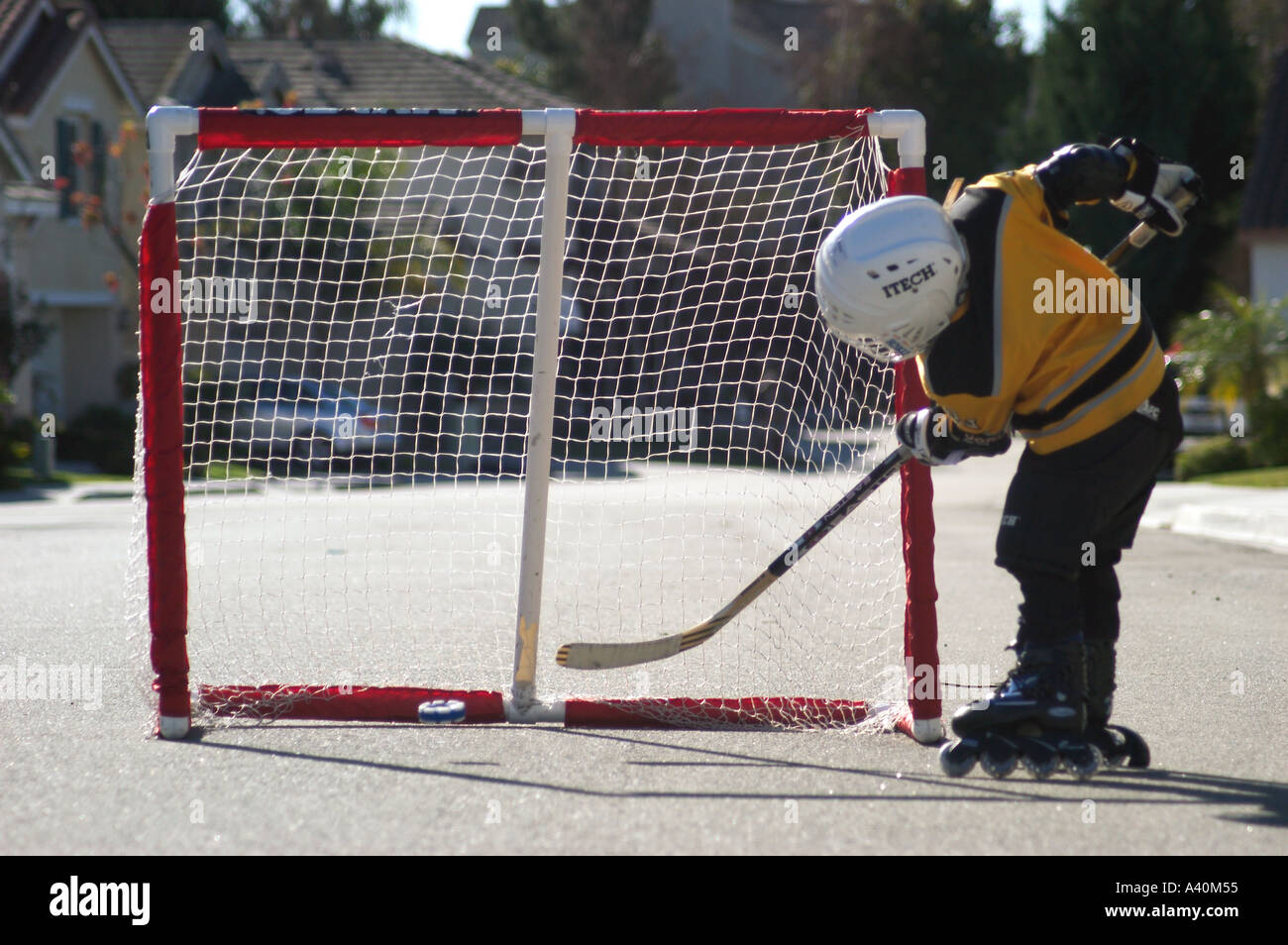 Street roller hockey hi-res stock photography and images - Alamy