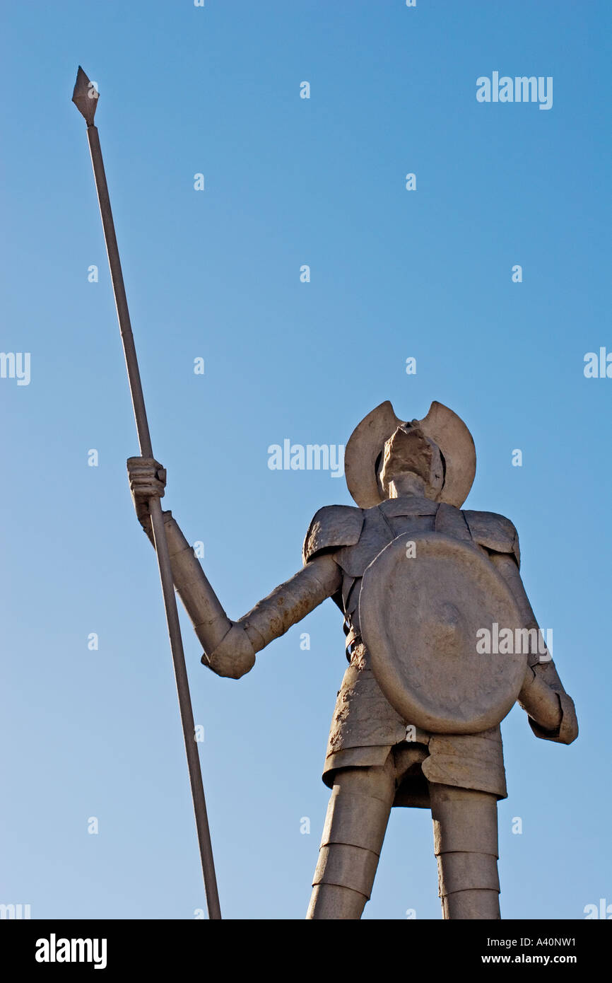sculpture of don quixote in the entrance of the venta del quijote in