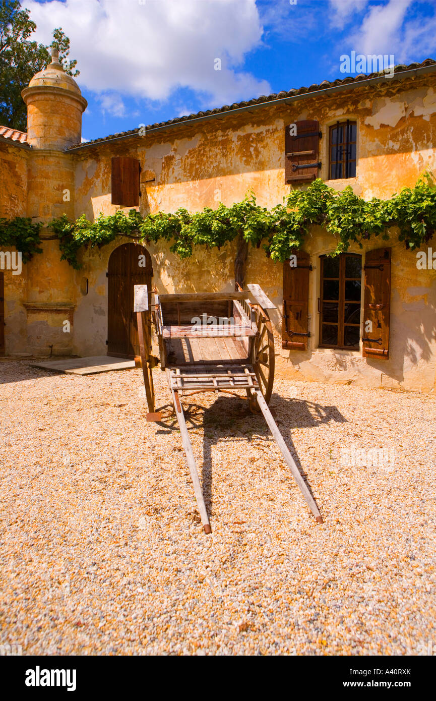 Ancient cart in the Courtyard of the 'Chateau la Tour de By', 'Bordeaux' France Stock Photo