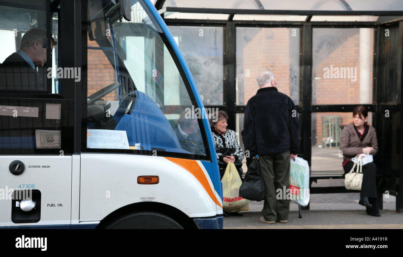 high street bus stop Stock Photo Alamy
