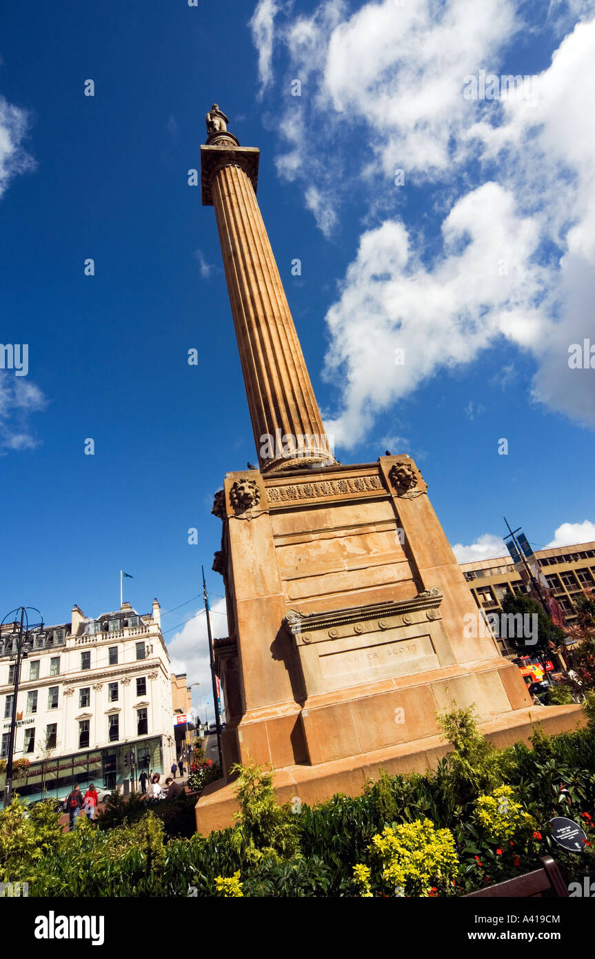 Statue of Walter Scott in Glasgow s St Square Stock Photo Alamy