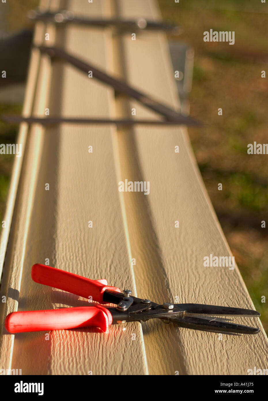 Cutting vinyl siding hires stock photography and images Alamy