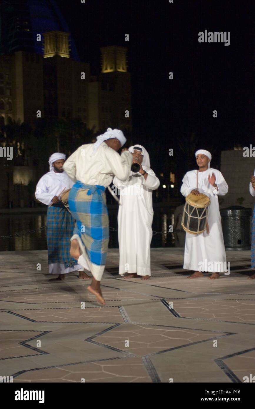 Arab folk dance hires stock photography and images Alamy