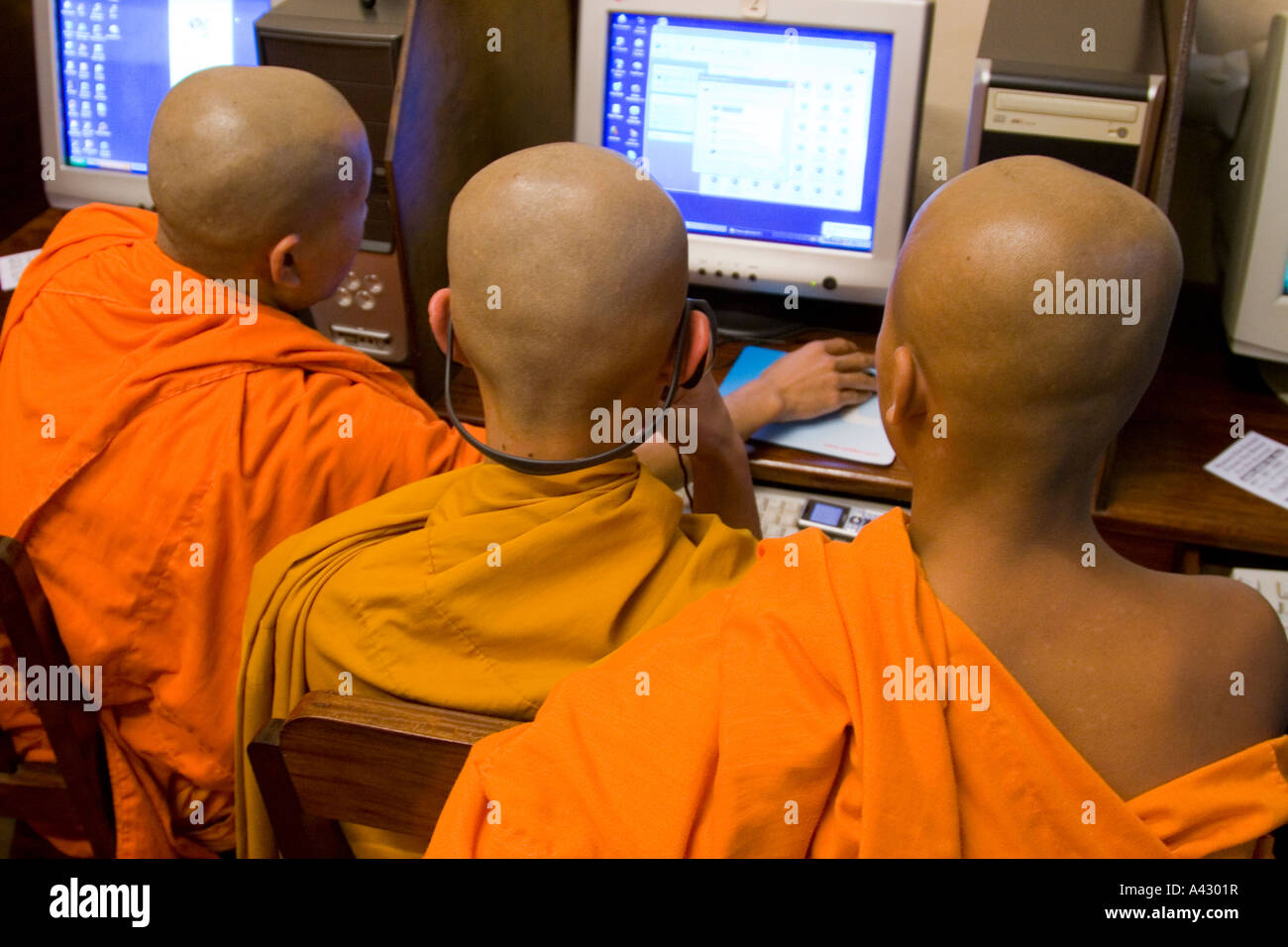 Internet cafe asia hi-res stock photography and images - Alamy