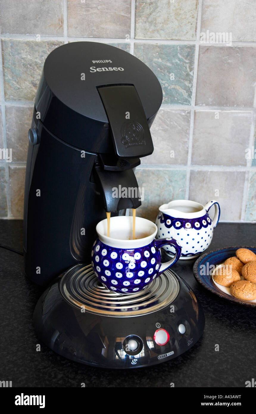 Philips Senseo home coffee maker for cafe crema Stock Photo - Alamy