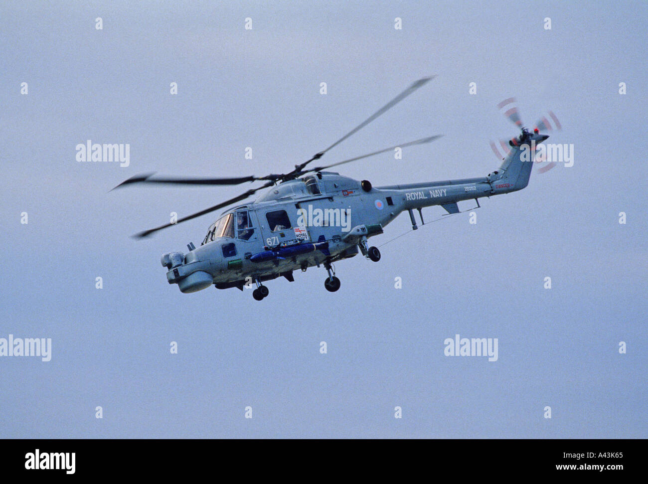 Royal navy westland lynx helicopter hi-res stock photography and images ...